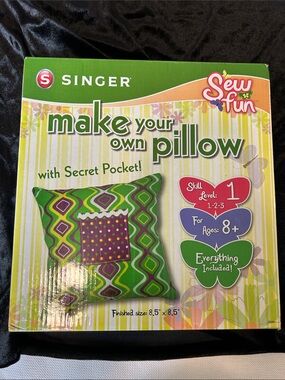 SINGER Sew Fun Make Your Own Pillow Craft Kit - Green
